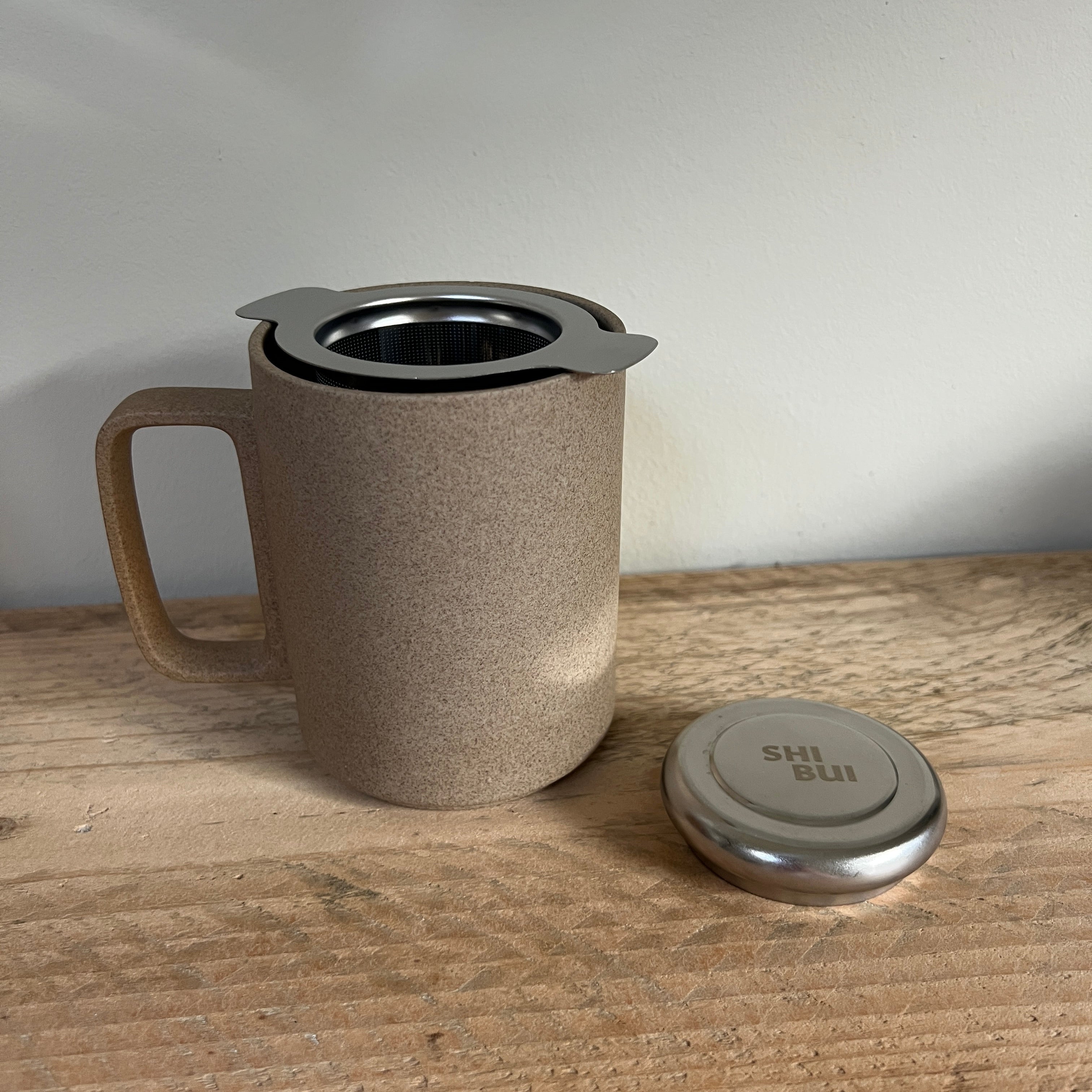 Tea strainer in mug